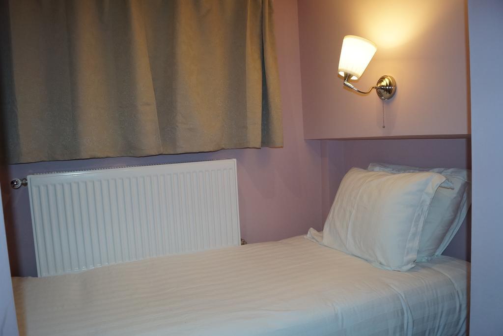 Eu Guesthouse Bruselas Habitación foto
